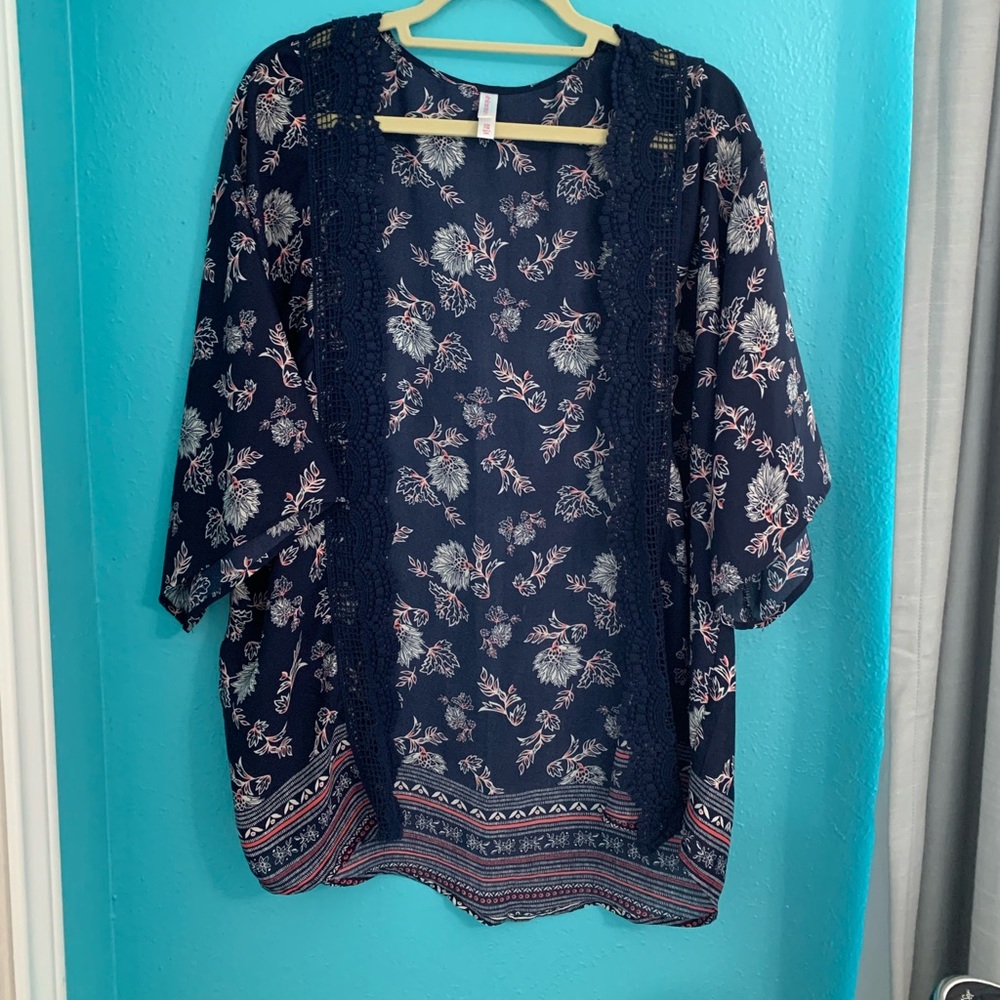 Xhiliration Kimono